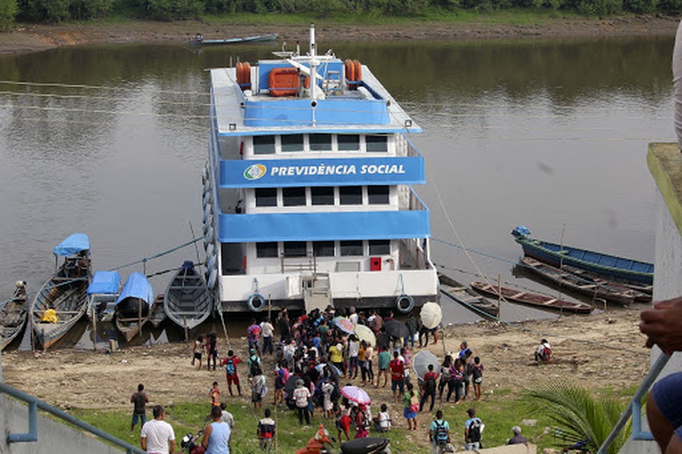 Barco do INSS leva atendimentos ao interior do Amazonas. — Foto: Divulgação/Prefeitura de Amaturá