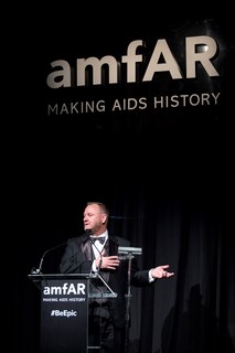 Kevin Frost apresentou o trabalho da organização, dedicada no combate à AIDS
