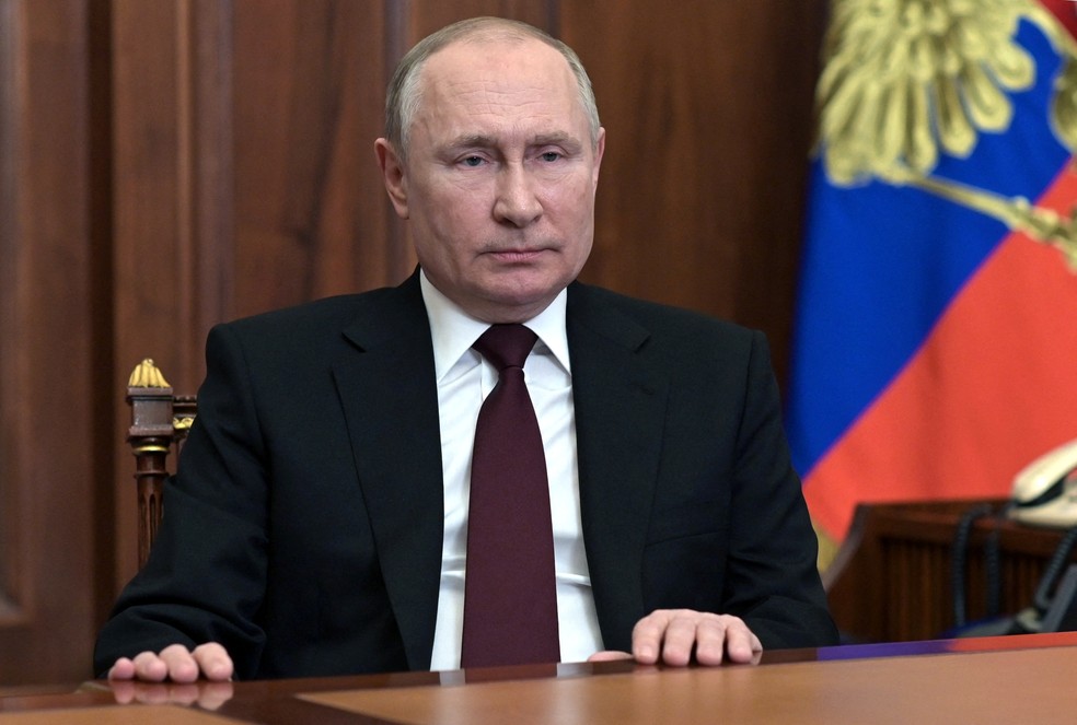 Putin durante discurso na TV russa nesta segunda-feira (21). — Foto: Sputnik/Alexey Nikolsky/Kremlin via REUTERS