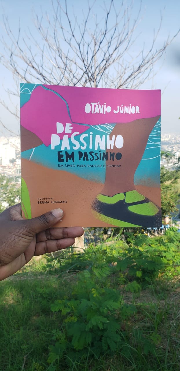 É o gingado das “batalhas do passinho” que agora ganham movimento em novo livro do autor de Da Minha Janela, vencedor do Jabuti 2020 (Foto: Bruno Itan)
