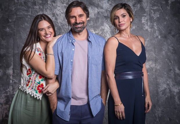 Luna (Juliana Paiva), Mário (Murilo Rosa) e Helena (Flávia Alessandra): mistério envolve os personagens (Foto: João Miguel Junior/TV Globo)