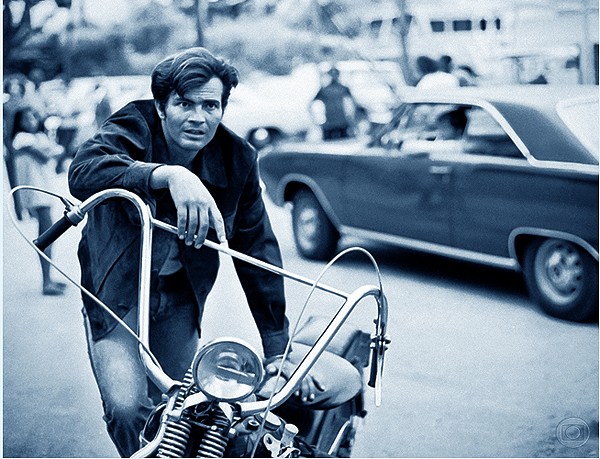 Lifestyle: na pele do motoqueiro Ciro Valdez na novela 'Cavalo de Aço', de Walter Negrão, 1973. A novela marcou a introdução do  merchandising nas novelas (Foto: Divulgação)