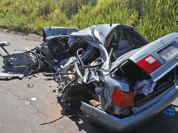 Vítima conduzia um VW Santana (Foto: Cristiano Nascimento/Cedida)