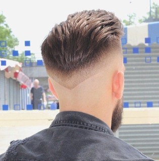 Corte cabelo masculino em v