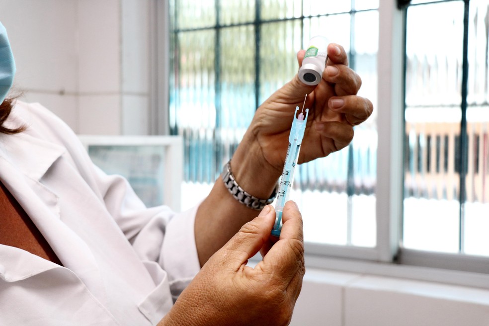 Recife anuncia que vai pedir 200 mil doses de vacina contra a Covid-19 através de consórcio nacional de prefeitos | Pernambuco | G1