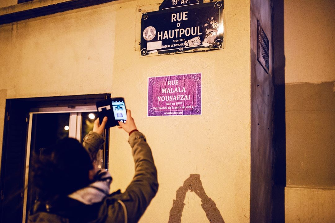 Ruas são renomeadas em nome das mulheres em Paris, na França (Foto: Reprodução / Instagram)