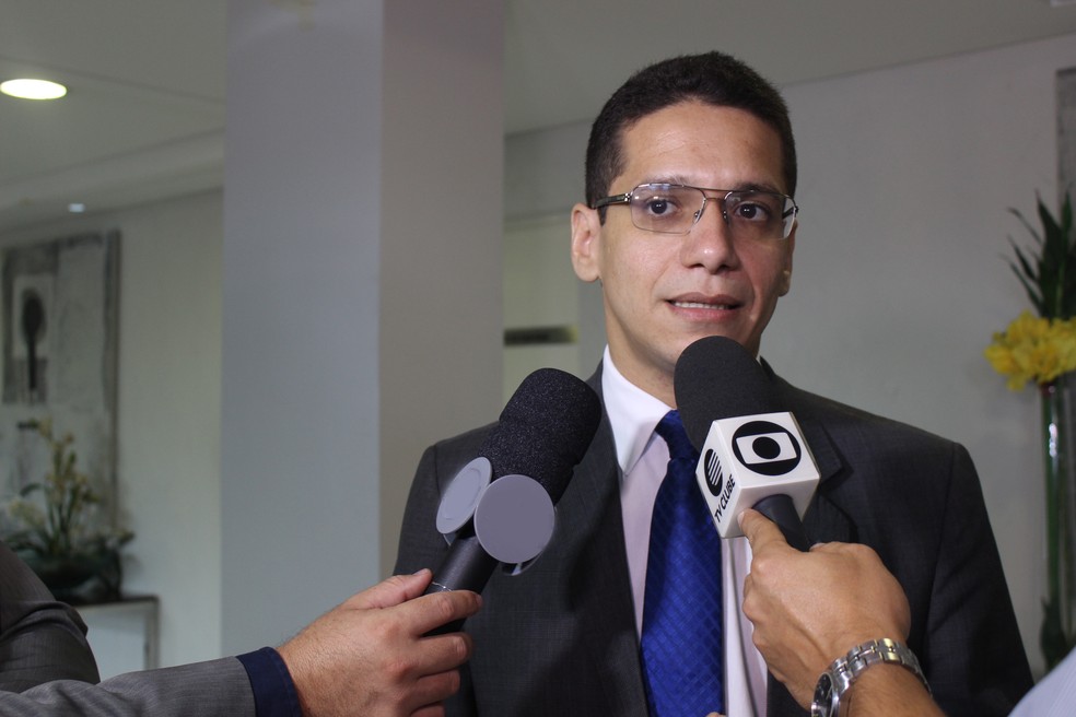 Secretário de Justiça, Daniel Oliveira, determinou o afastamento por 30 dias (Foto: Catarina Costa / G1)