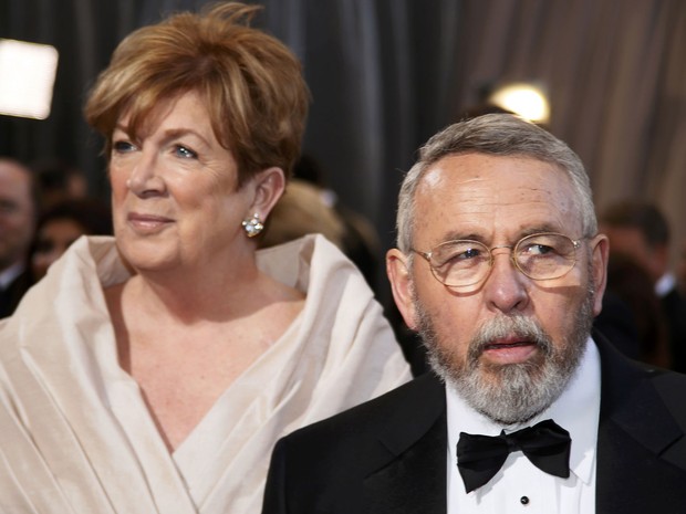 O ex-agente da CIA Tony Mendez, com sua mulher, Joanna; ele inspirou o personagem vivido por Ben Affleck em 'Argo', um dos principais candidatos ao Oscar 2013  (Foto: Lucy Nicholson/Reuters )