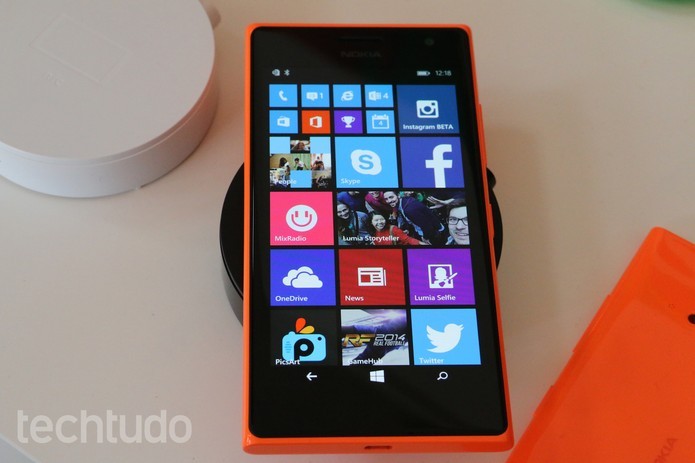 Lumia 730 apresenta processador quad-core, semelhante com rival (Foto: Fabricio Vitorino/TechTudo)