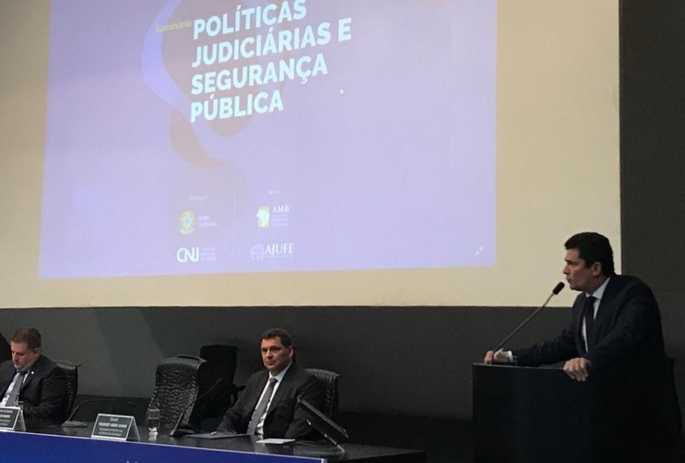 Ministro Sérgio Moro (Justiça e Segurança Pública) discursa em seminário sobre políticas para segurança — Foto: Rosanne D'Agostino/G1