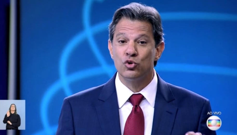 O candidato do PT à Presidência, Fernando Haddad, no debate da Rede Globo — Foto: Reprodução