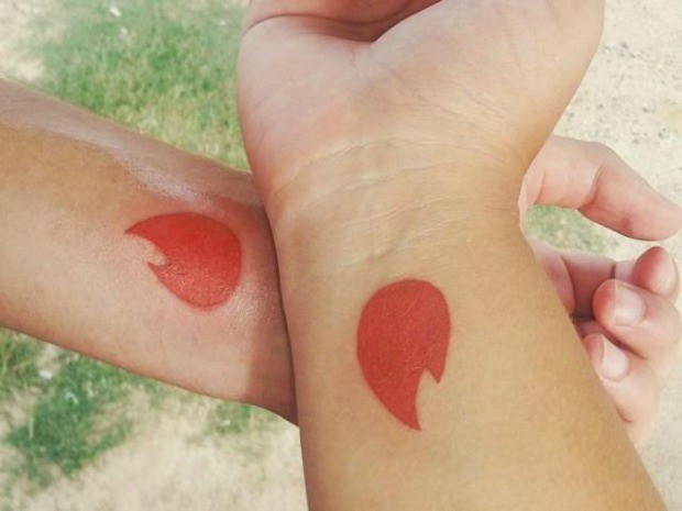 Luana e Rodrigo se conheceram pelo Tinder e fizeram tatuagem para celebrar o amor  (Foto: Arquivo Pessoal)