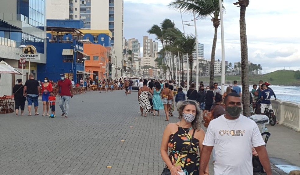 Orla da Barra, em Salvador, na tarde deste domingo (1&ordm;) &mdash; Foto: Mateus Simoni/ TV Bahia