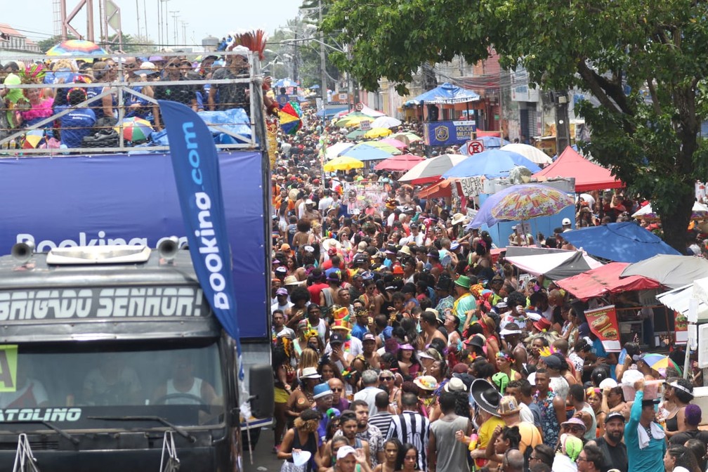 Galo da Madrugada reúne milhares de foliões no Recife — Foto: Aldo Carneiro/Pernambuco Press