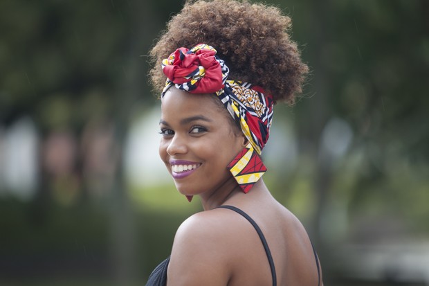 EGO - Jennifer Nascimento ensina como usar turbantes nos cabelos afro, veja  vídeo - notícias de Moda