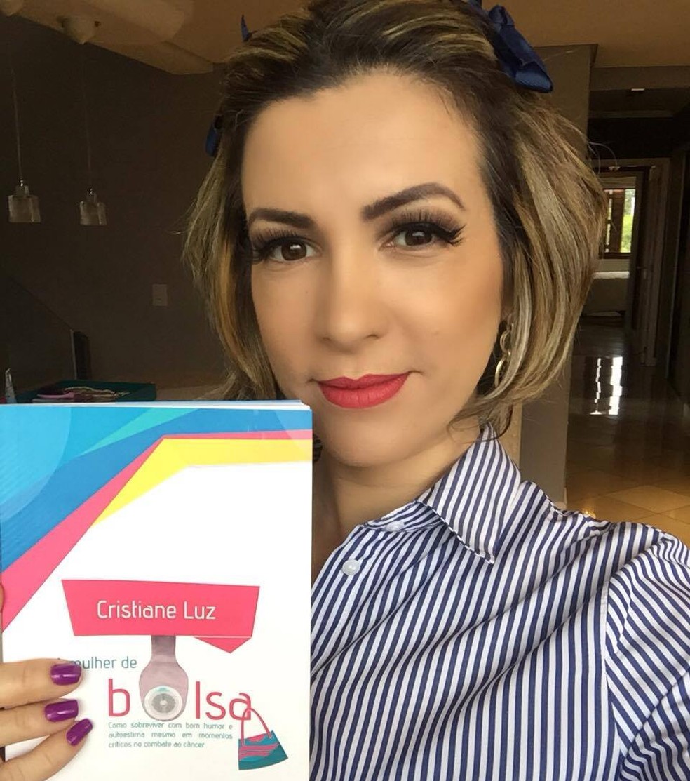 Cristiane escreveu um livro sobre um aspecto particular da luta contra o câncer (Foto: Arquivo pessoal)