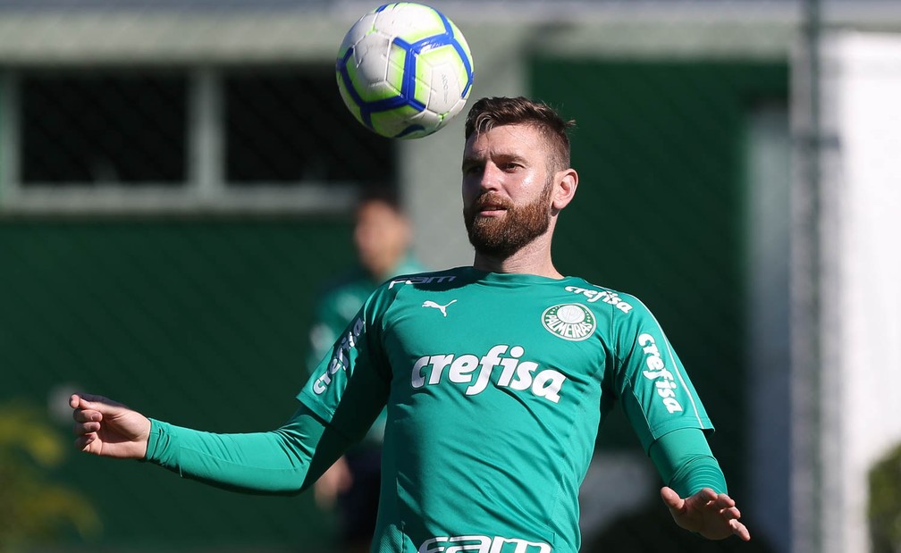 Palmeiras acerta rescisão de lateral-direito, que vai jogar na Turquia