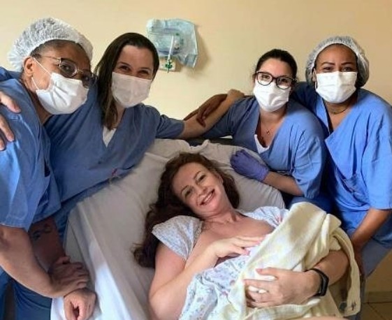 Grávida russa veio ao Brasil para ter bebê em casa de parto pública (Foto: Reprodução/Instagram/Casa Angela)