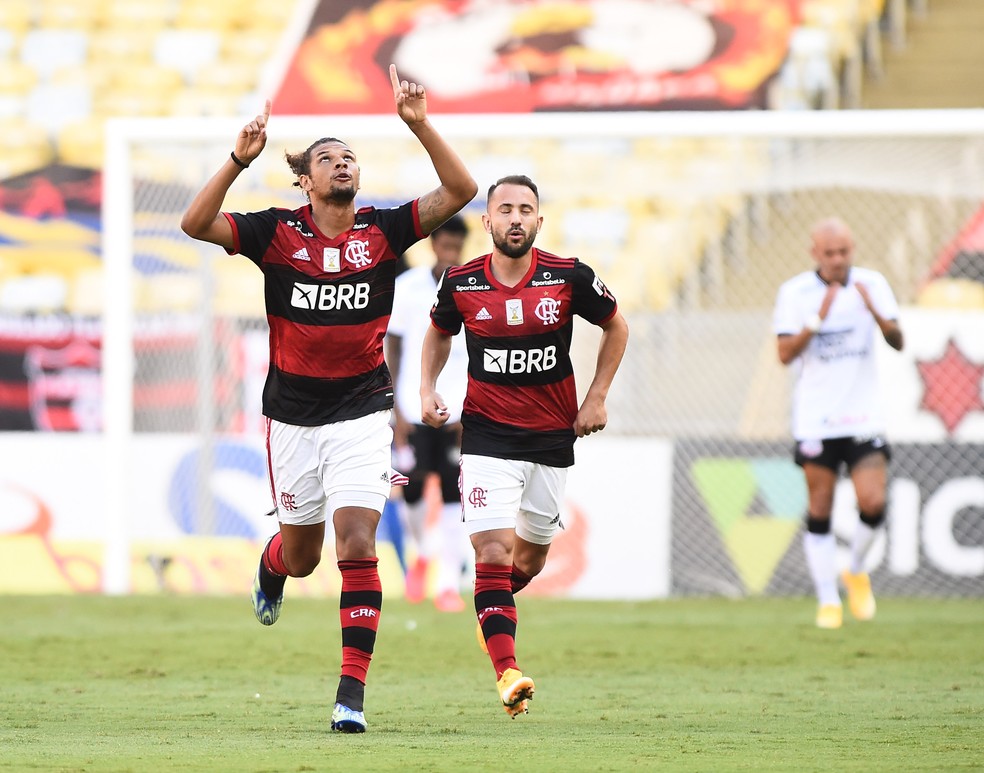 William Arão comemora seu gol contra o Corinthians — Foto: André Durão 