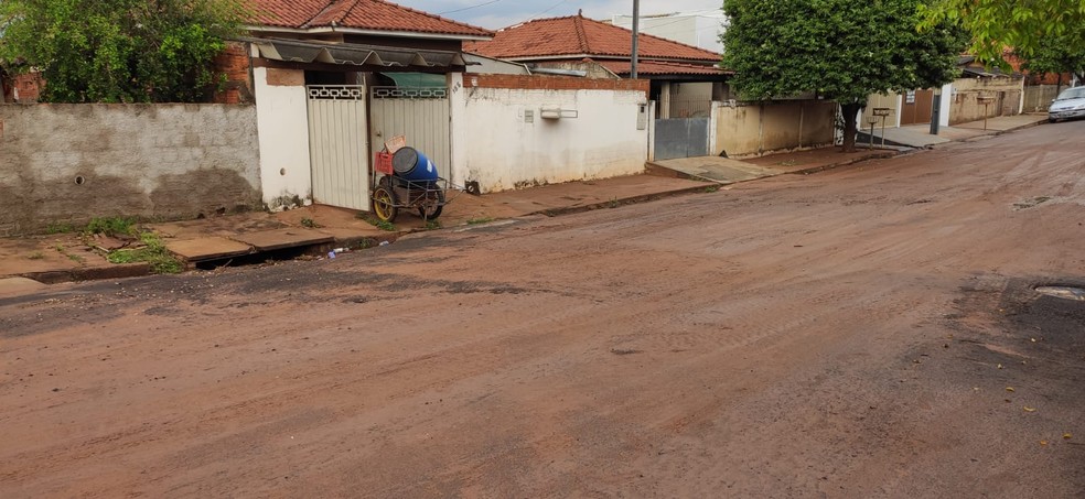 Rua Assad João, no bairro Jardim Eldorado, em Presidente Venceslau (SP) — Foto: David de Tarso/TV Fronteira