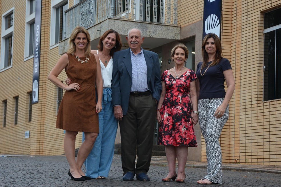 Milton Pennacchi e sua família — Foto: Assessoria de Comunicação Toledo Centro Universitário