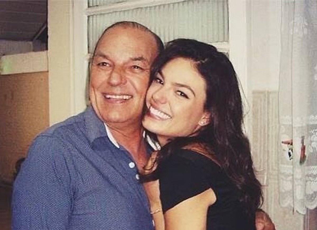 Isis Valverde com o pai, Rubens Valverde (Foto: Reprodução/Instagram)