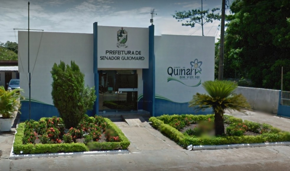 MP investiga denÃºncia de uso de mÃ¡quinas da prefeitura de Senador Guiomard em obras particulares â€” Foto: ReproduÃ§Ã£o/Google Street View