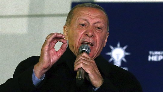 Erdogan chega favorito a 2º turno e joga dúvidas sobre futuro da Turquia