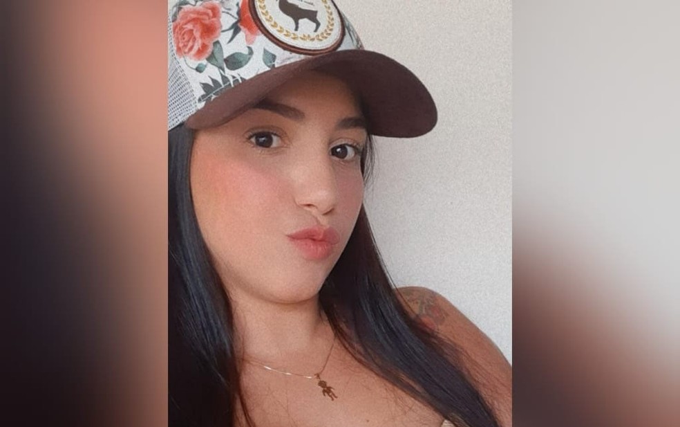Regiane Carneiro de Moura Silva, de 26 anos, vítima de homicídio em Ribeirão Preto (SP) — Foto: Reprodução/Redes sociais