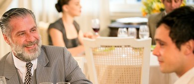 Candinho se acerta com o pai e Anastácia se casa (eta)