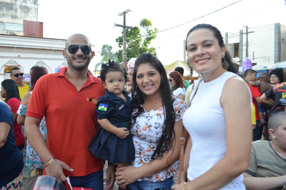 Ana Carolina vestiu a filha de militar em homenagem ao pai  (Foto: Hosana Morais/G1)