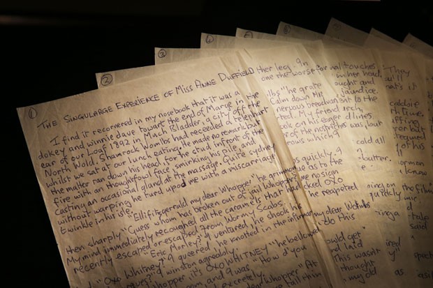 Rascunhos de contos escritos por John Lennon (Foto: Getty Images)