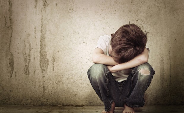 Criança triste; transtornos psicológicos (Foto: Shutterstock)