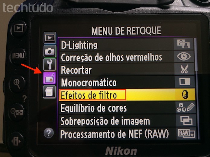Caminho para acessar as opções para efeitos de filtro em uma câmera DSLR da Nikon (Foto: Marvin Costa/TechTudo)
