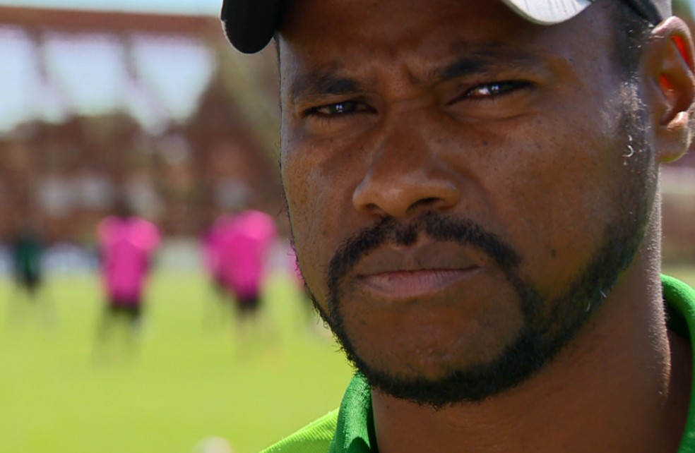 Cláudio Britto terminou a A3 no gol e indignado com a situação do Barbarense  (Foto: Oscar Herculano Jr / EPTV)