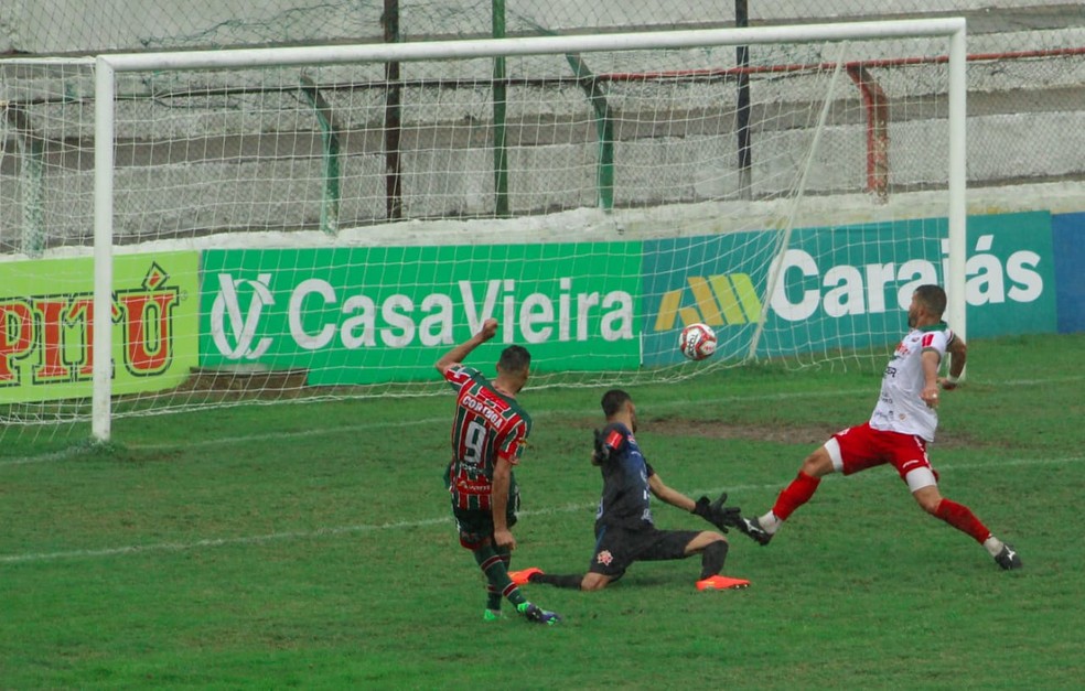 Alan fez o primeiro gol do CSE contra o CEO — Foto: Mac Cavalcante/TV Gazeta