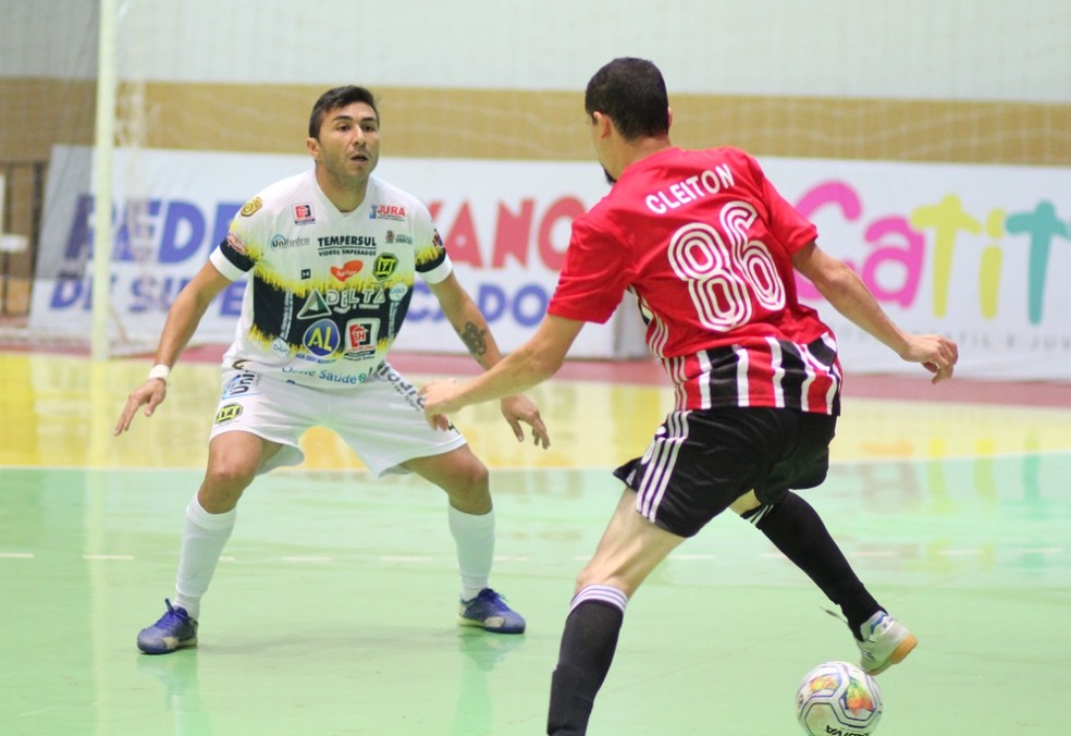 Gugu fez o terceiro dos mandantes, e Cleiton perdeu grande chance de diminuir, quando placar estava 2 a 0 — Foto: @mlucasfotografo / Dracena Futsal, Divulgação