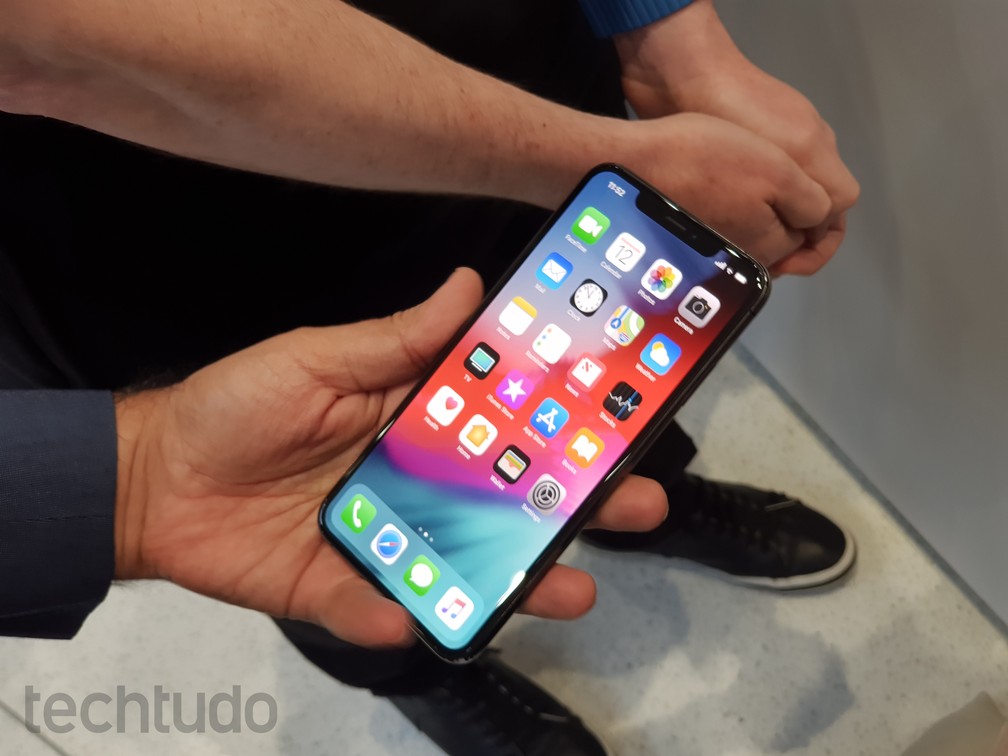 iPhone XS Max tem a maior tela que a Apple já colocou em um smartphone — Foto: Thássius Veloso / TechTudo