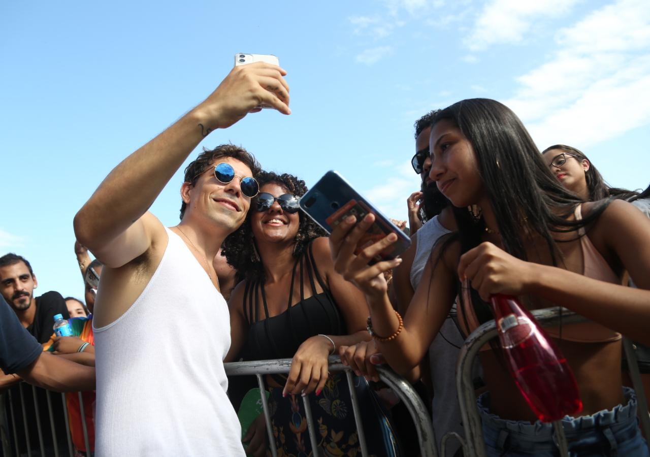 Di Ferrero empolga público com pocket-show cheio de hits no Quem On Stage (Foto: Leo Lemos/ Ed. Globo)
