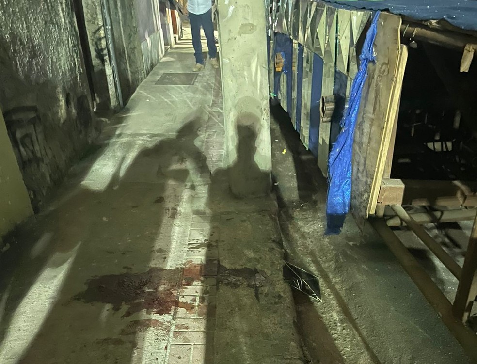 Menina perde a perna em acidente com carro aleg&oacute;rico na sa&iacute;da do Samb&oacute;dromo;  outra perna est&aacute; em estado cr&iacute;tico | Carnaval 2022 no Rio de Janeiro | G1