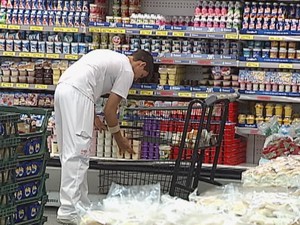 Estão abertas várias vagas para supermercados (Foto: Reprodução/TV Tem)