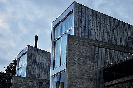 Casa moderna com linhas retas e estrutura de concreto (Foto: Edurne Poittevin)
