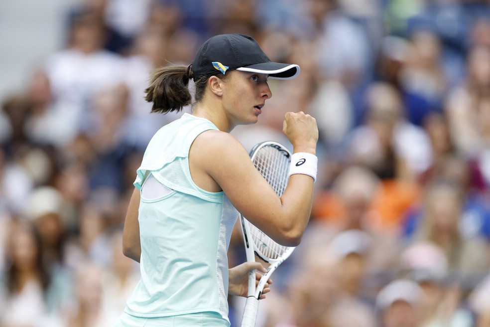 Iga Swiatek, da Polônia, celebra ponto contra Ons Jabeur, da Tunísia, na final do US Open — Foto: Sarah Stier/Getty Images