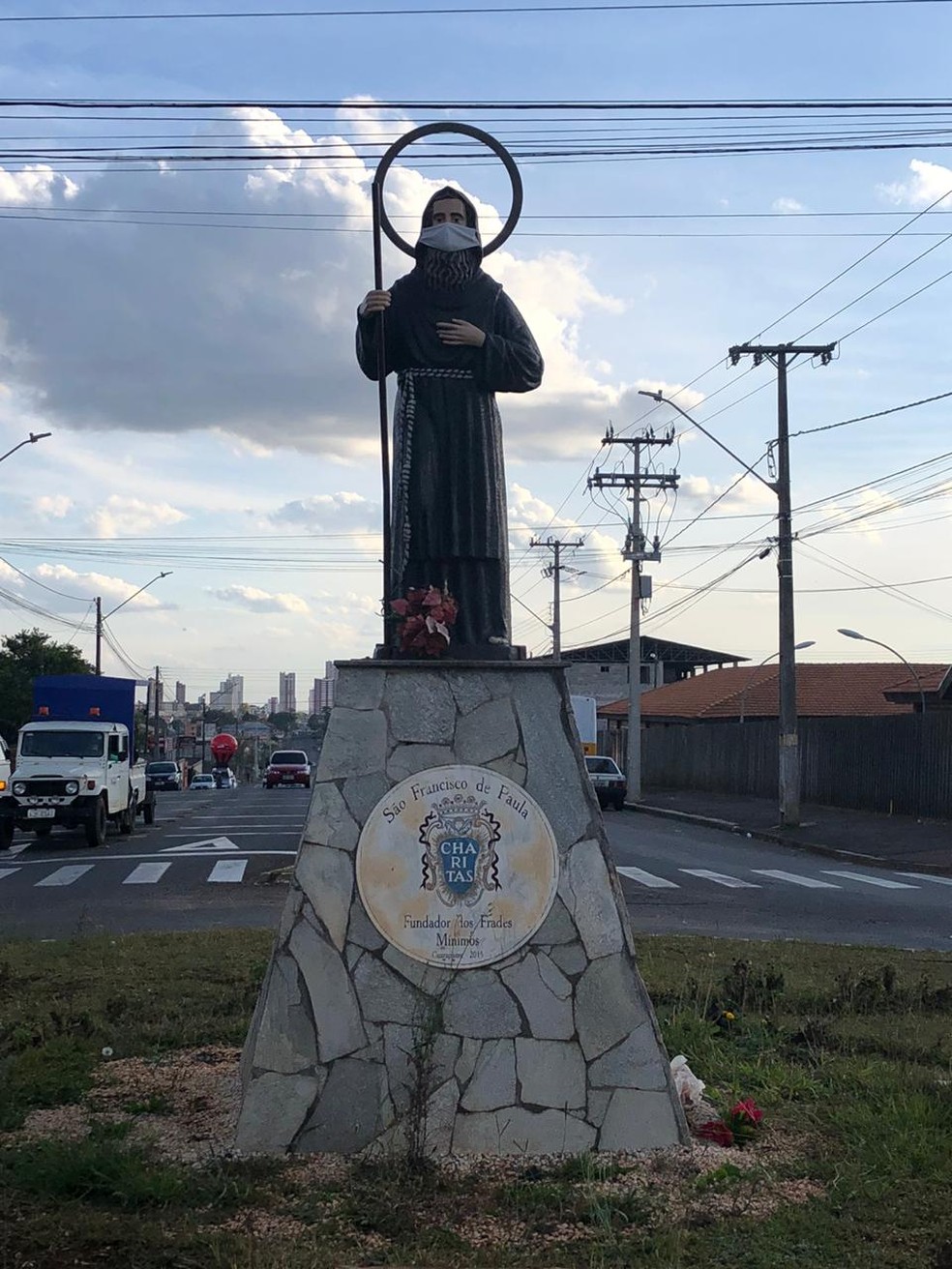 Estátua de São Francisco de Paula, em Guarapuava — Foto: Divulgação/Prefeitura de Guarapuava