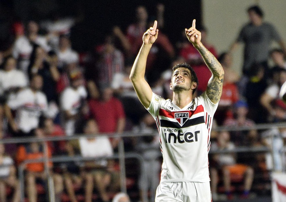 Alexandre Pato comemora gol pelo São Paulo — Foto: Marcos Ribolli