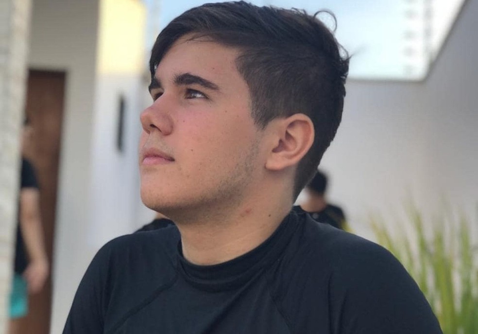 Aluno Que Tirou 1000 No Enem Estudante Treineiro De 16 Anos Tira Nota Mil Na Redacao Do Enem