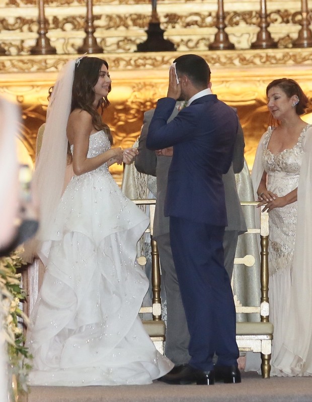 Thaila Ayala e Renato Góes se casam (Foto: Manuela Scarpa e Iwi Onodera/Brazil News)