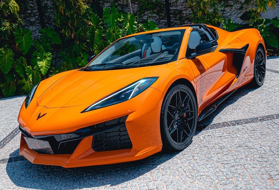 Corvette Z06 conversível, de 680 cv, está à venda no Brasil com preço de McLaren