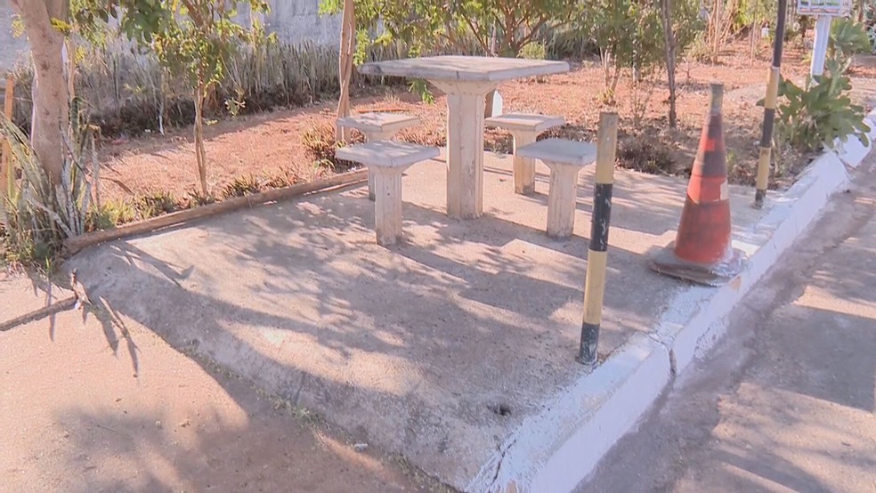 Praça da quadra 208, de Samambaia, no DF, onde Bernardo Brasil Peres foi esfaqueado — Foto: TV Globo/Reprodução