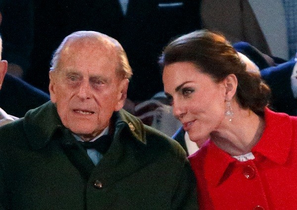 O Príncipe Philip (1921-2021) em evento real na companhia da duquesa Kate Middleton (Foto: Getty Images)